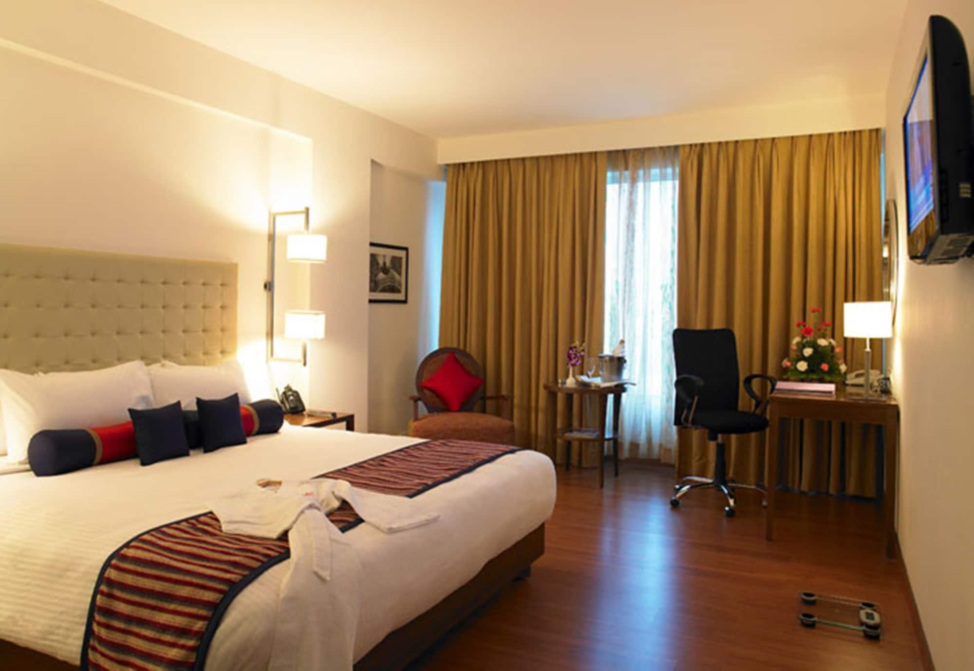 Royal Orchid Central Jaipur, Bani Park Bagian luar foto