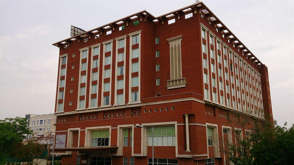 Royal Orchid Central Jaipur, Bani Park Bagian luar foto