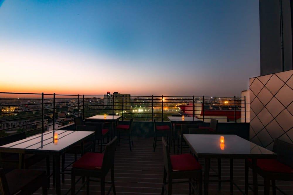 Royal Orchid Central Jaipur, Bani Park Bagian luar foto