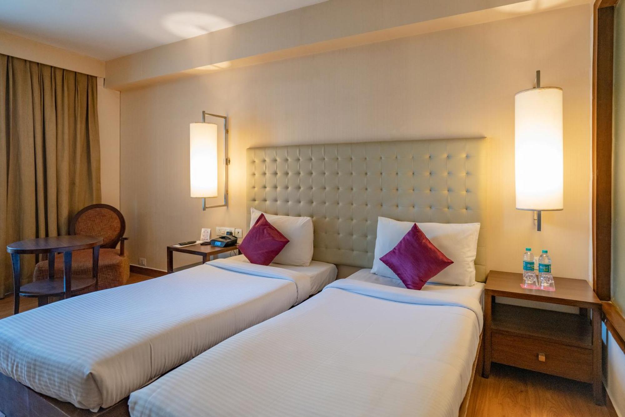 Royal Orchid Central Jaipur, Bani Park Bagian luar foto
