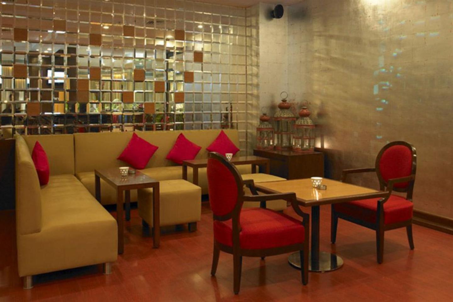 Royal Orchid Central Jaipur, Bani Park Bagian luar foto